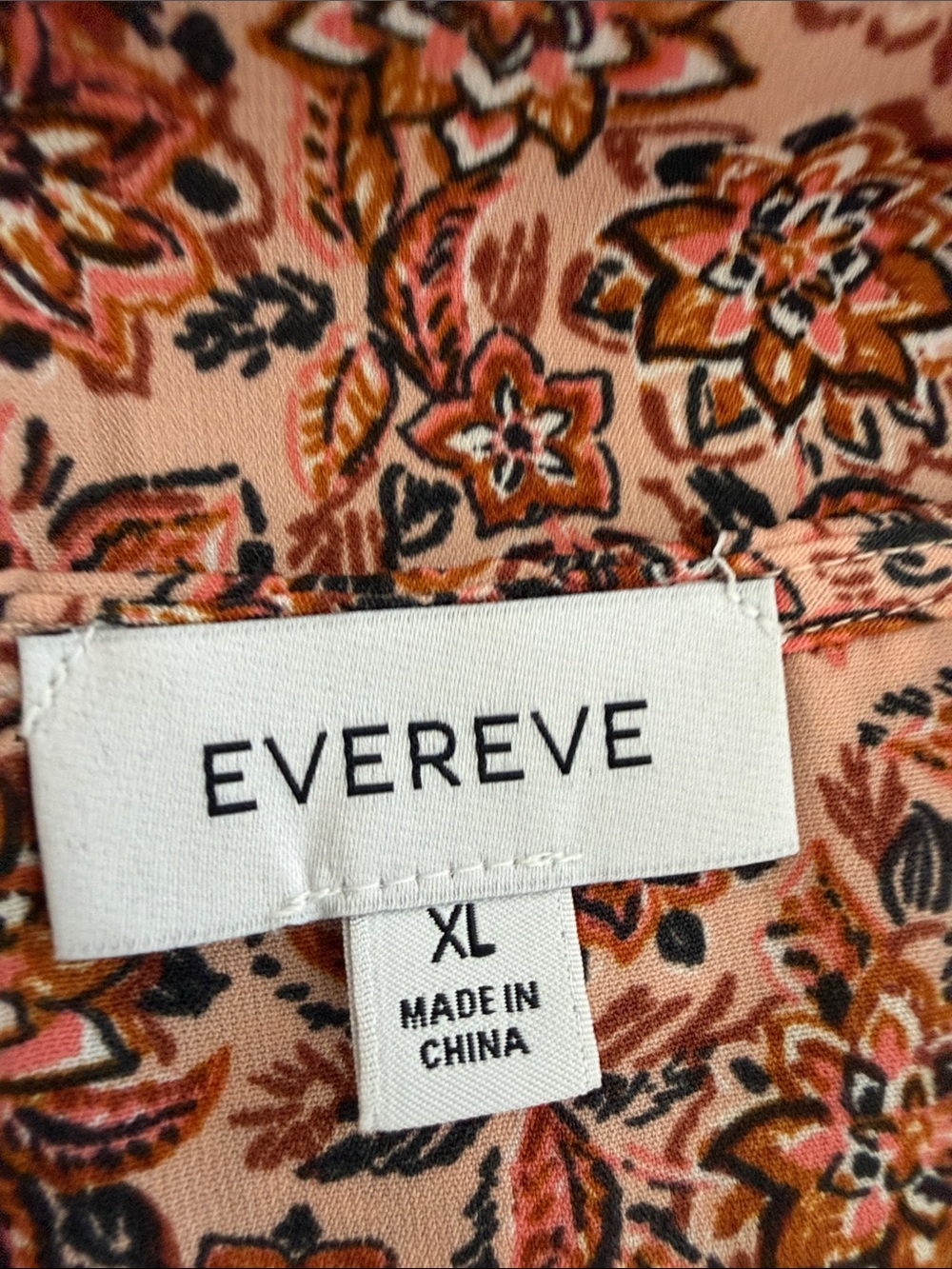 Evereve Olivia Paisley V-Neck Tank Top Size XL - Boho Floral Smocked Hem - Picture 3 of 5